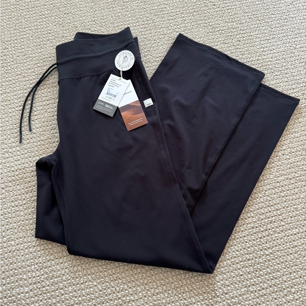 NWT Vuori daily wide leg pant